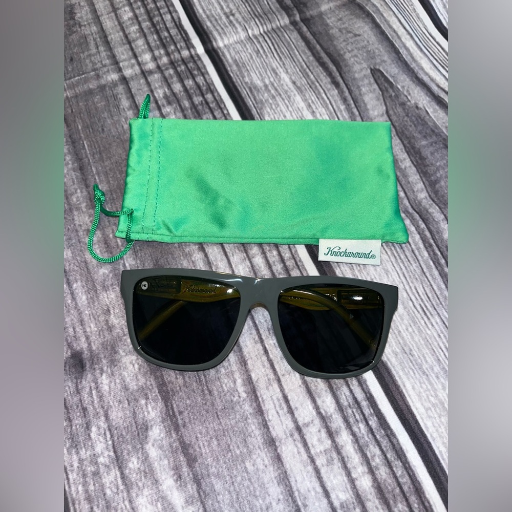 NWOT Men’s Knockaround Torrey Pines sunglasses